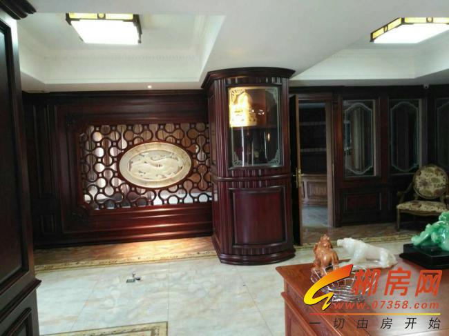 170平米豪华装修 中式红木家具办公室 郴州租房